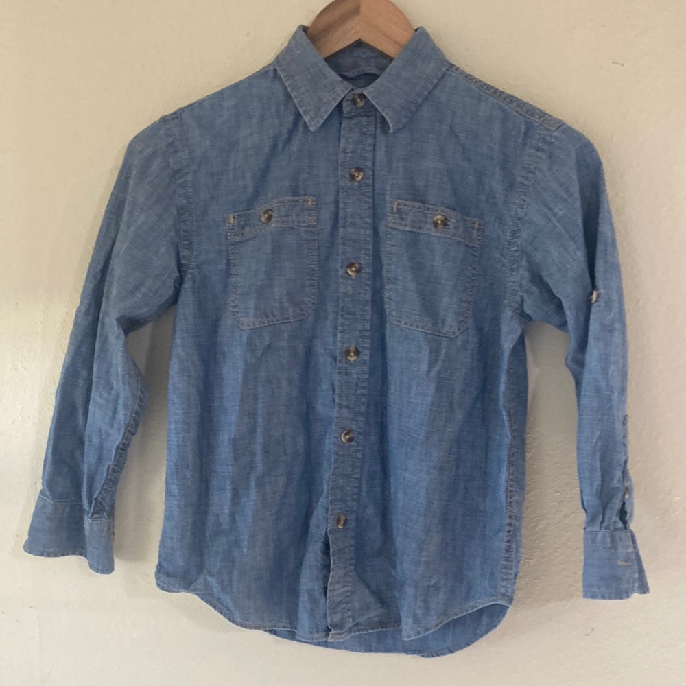 Gap kids. Chambray button down. Size medium.